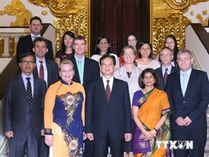 PM Nguyen Tan Dung and representatives of UN agencies in VIetnam (Photo: VNA)